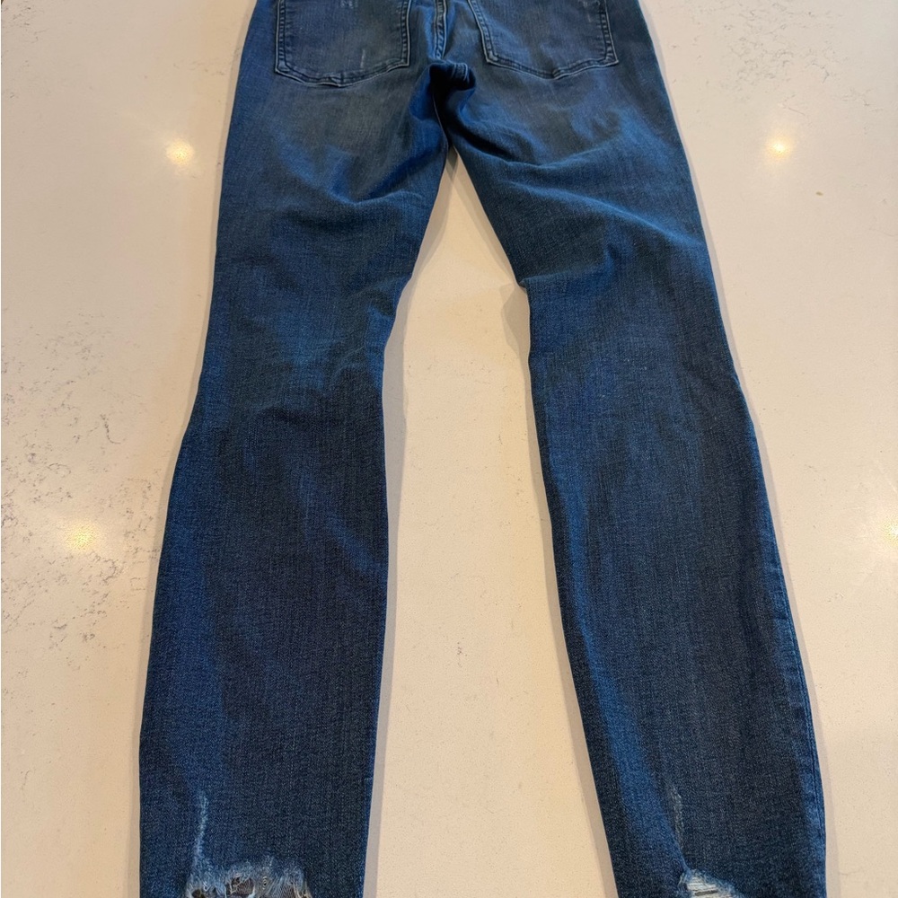 Distressed High Rise Skinny Blue Jeans